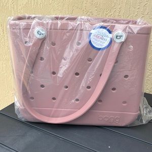 NWT Bogg Bag Baby Blush